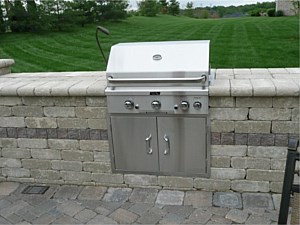 Outdoor Kitchens & Grills